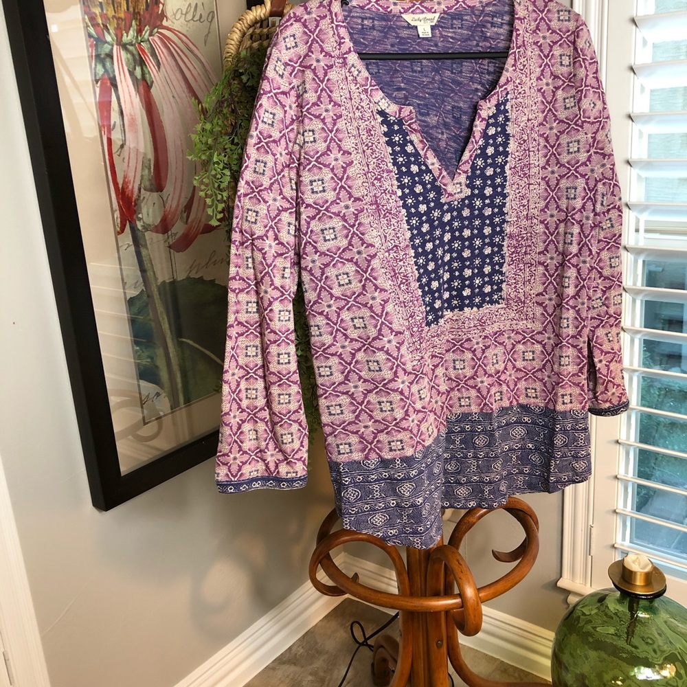 Long sleeve soft cotton tunic top.
